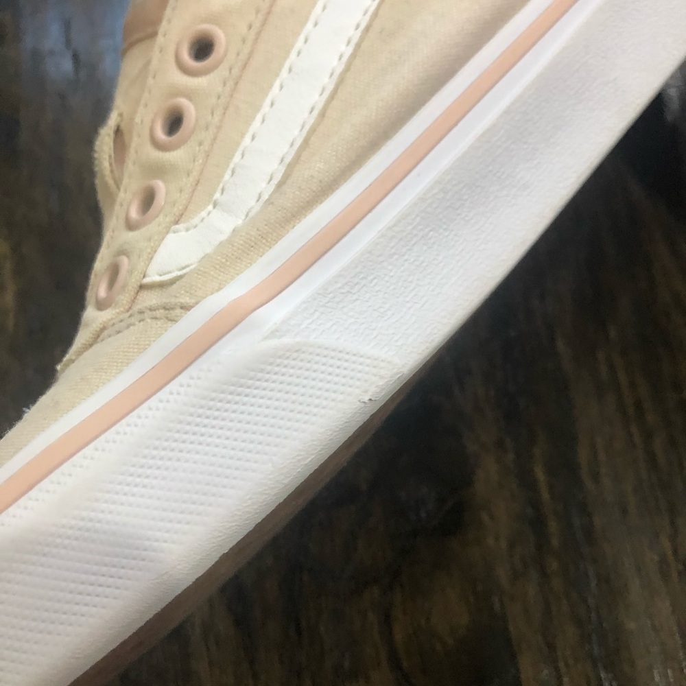 Vans - Picture 3 of 8